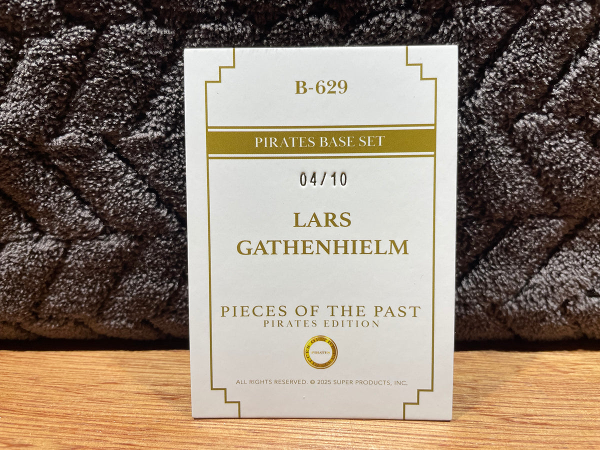 Lars Gathenhiels - 2025 Pieces of the Past - Pirate Edition - Gold Rainbow Parallel - Numbered 4/10