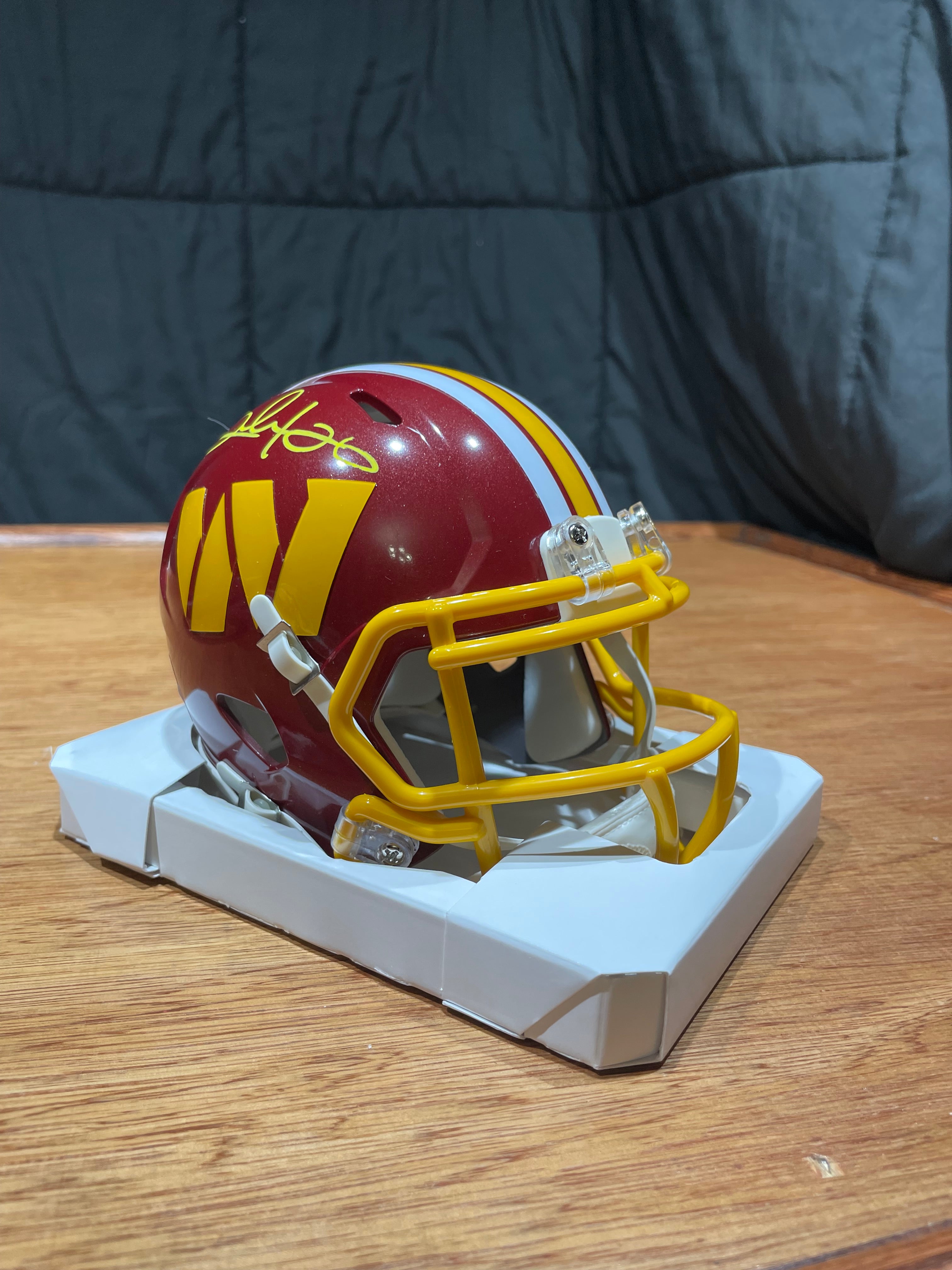 Clinton Portis Autographed Commanders Mini Helmet- Beckett Hologram