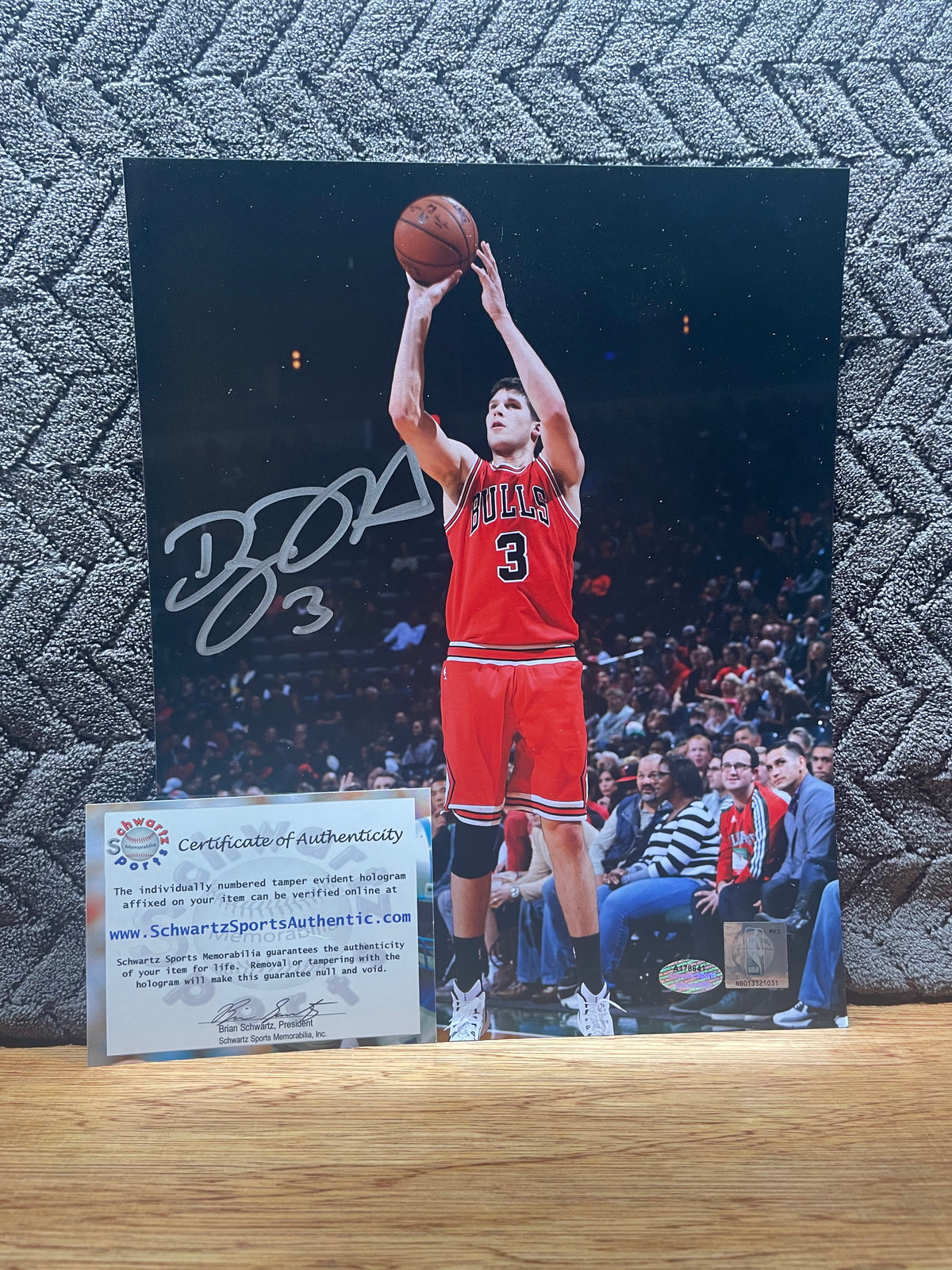 Doug McDermott Autographed 8x10 Photograph - Schwartz Certified