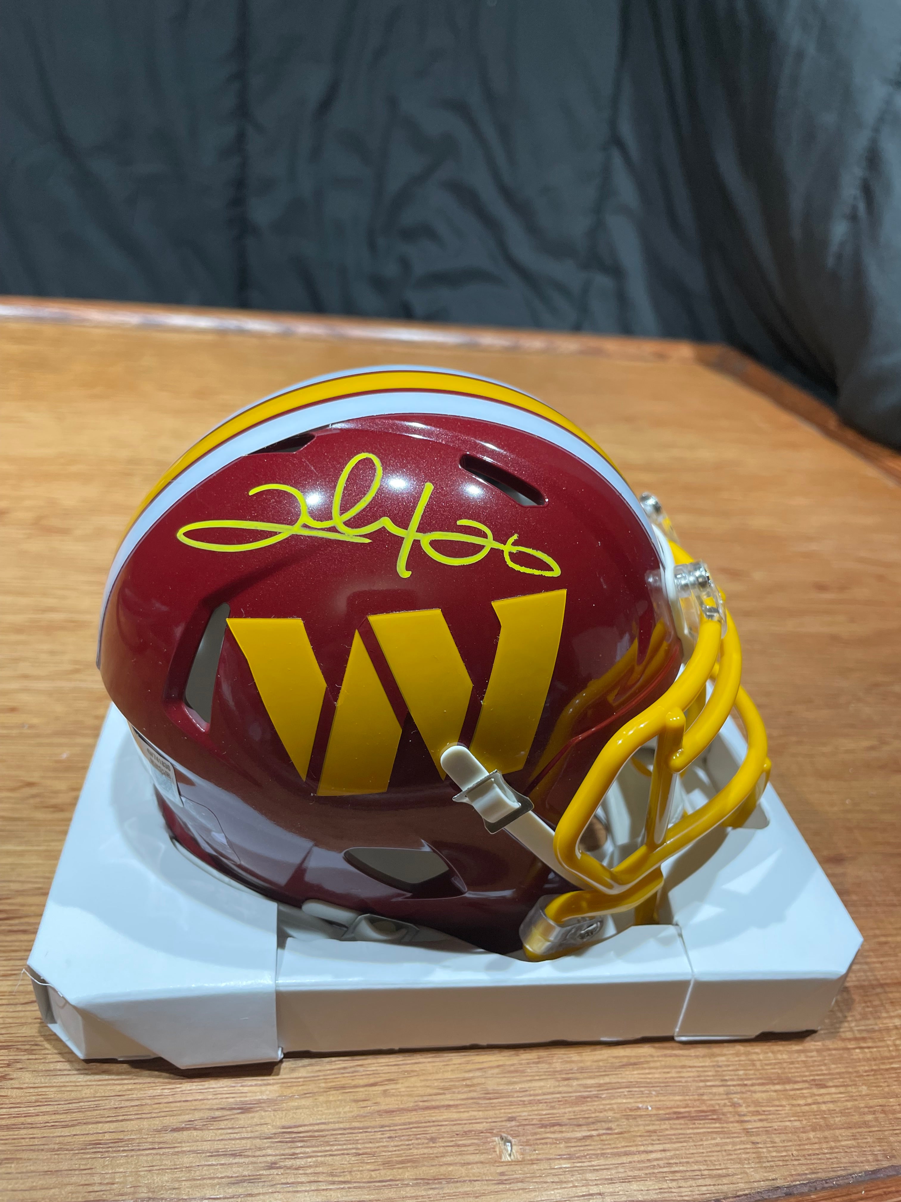 Clinton Portis Autographed Commanders Mini Helmet- Beckett Hologram