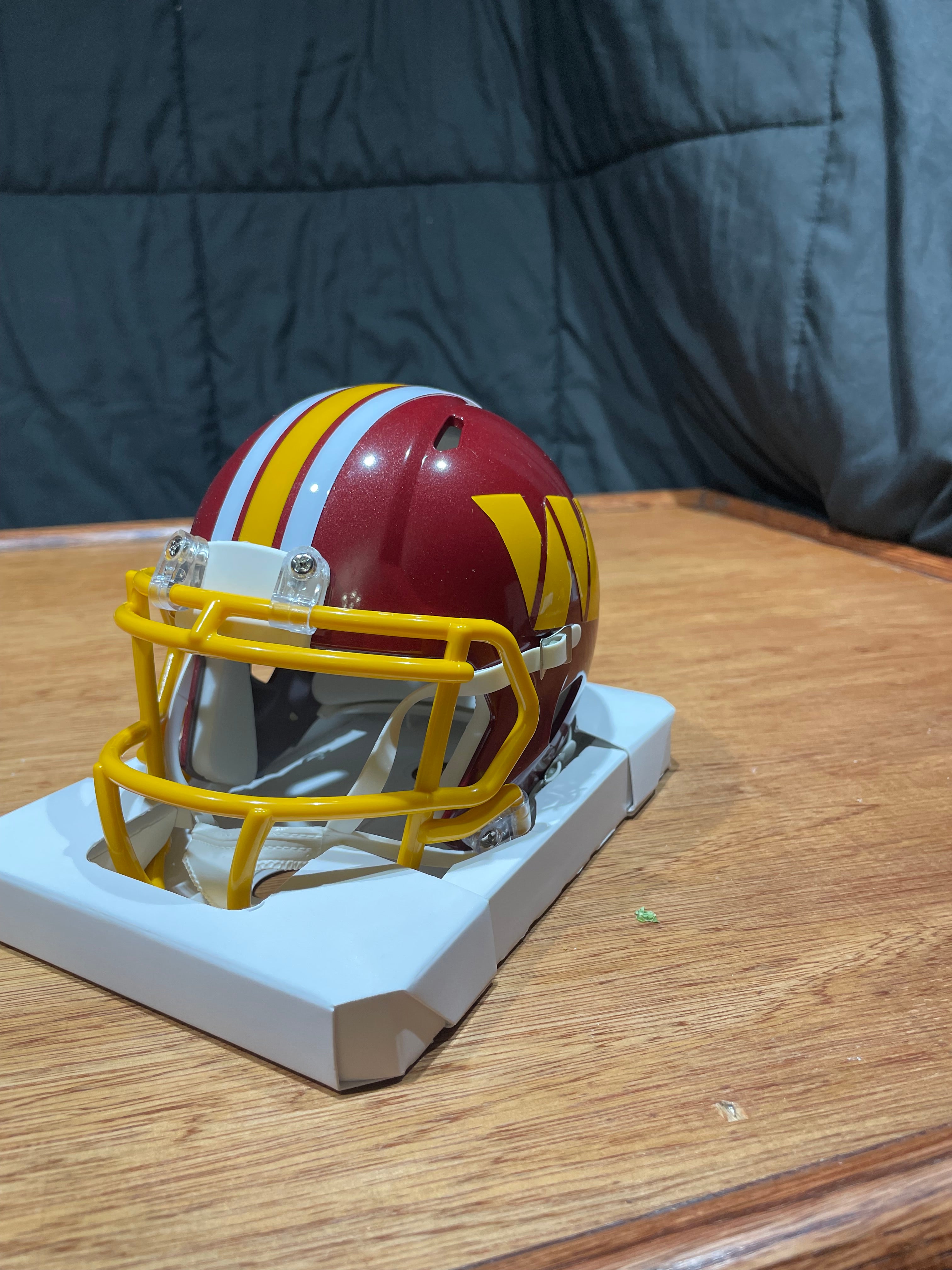 Clinton Portis Autographed Commanders Mini Helmet- Beckett Hologram